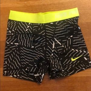 Nike pro black and white patterned spandex